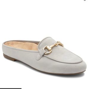 Vionic Adeline Mules Light Grey GoldHorse Bit . Size 8